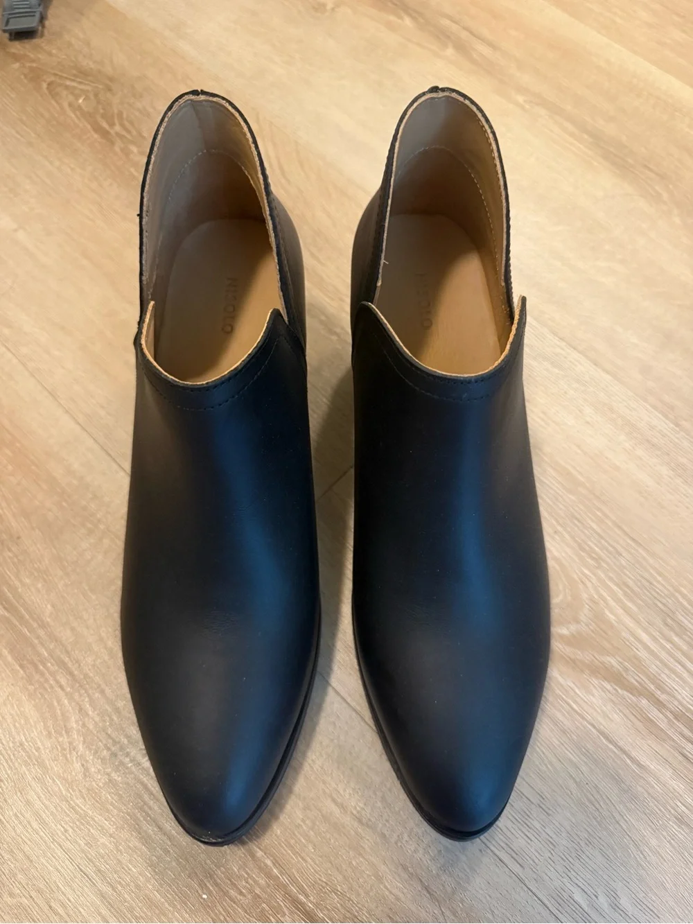 Nisolo smooth matte